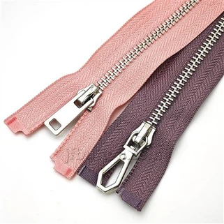 Metallklänning blixtlås