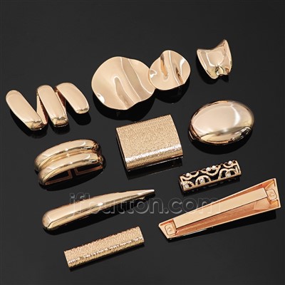 Oregelbundet dekorativt spänne för festkläder